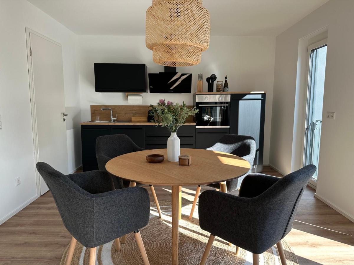 Ferienwohnung-Parkplatz-Balkon-Kueche-Aufzug-Smarttv-Waschtrockner Erlangen Exterior foto