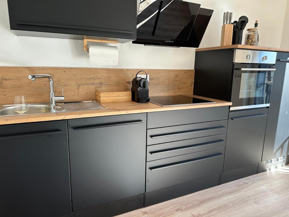 Ferienwohnung-Parkplatz-Balkon-Kueche-Aufzug-Smarttv-Waschtrockner Erlangen Exterior foto