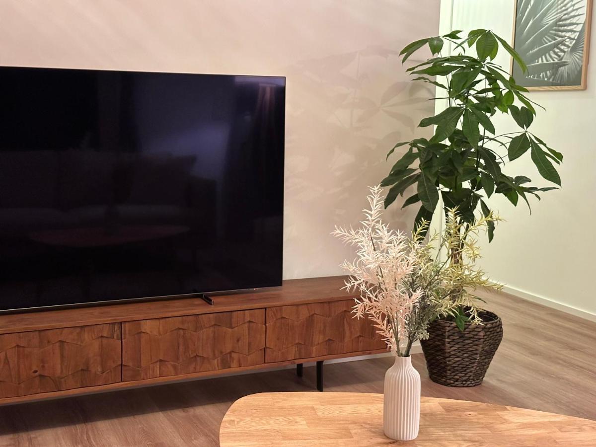 Ferienwohnung-Parkplatz-Balkon-Kueche-Aufzug-Smarttv-Waschtrockner Erlangen Exterior foto